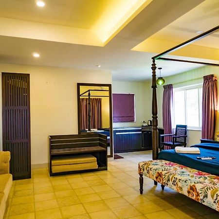 Marine Studios Le Pension Candolim Exterior foto